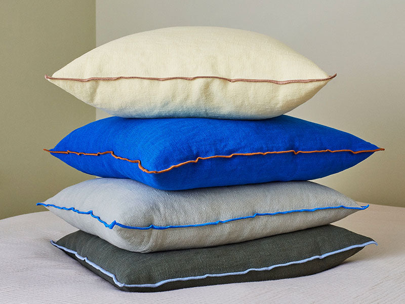 OUTLINE CUSHION