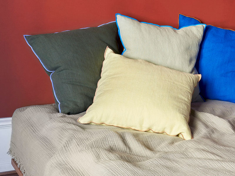 OUTLINE CUSHION